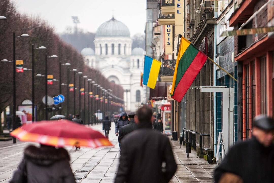 Palaikant Ukrainą Kaune iškeltos gedulo vėliavos