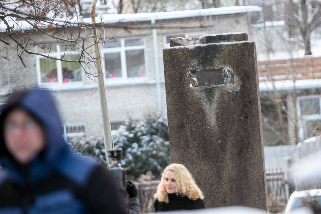 Kaune nebeliko P. Cvirkos biusto