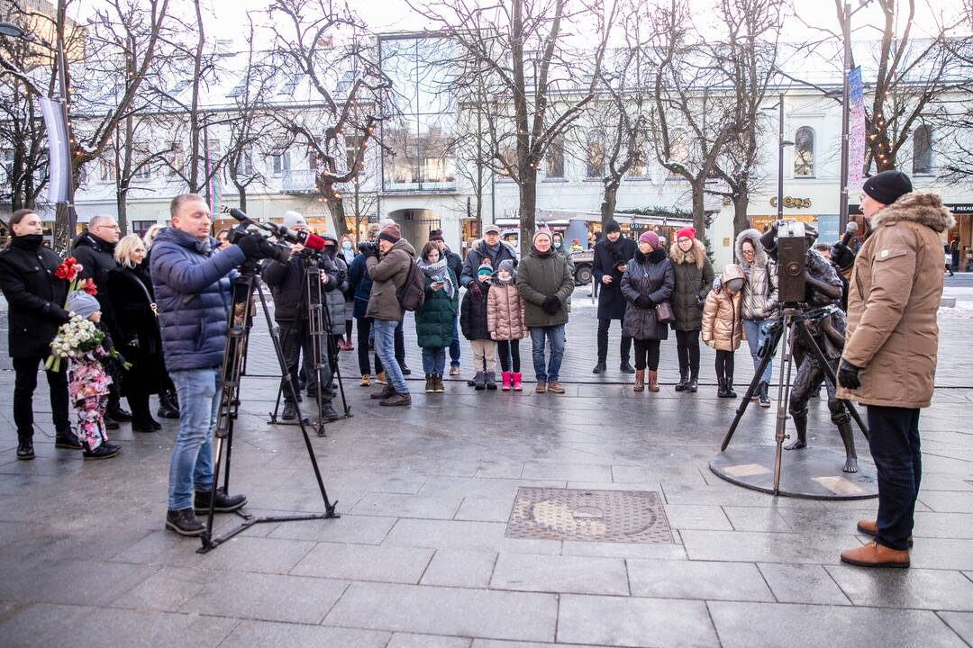 Prie „Romuvos“ atidengta K. Balčiūno skulptūra „Pirmas filmas“