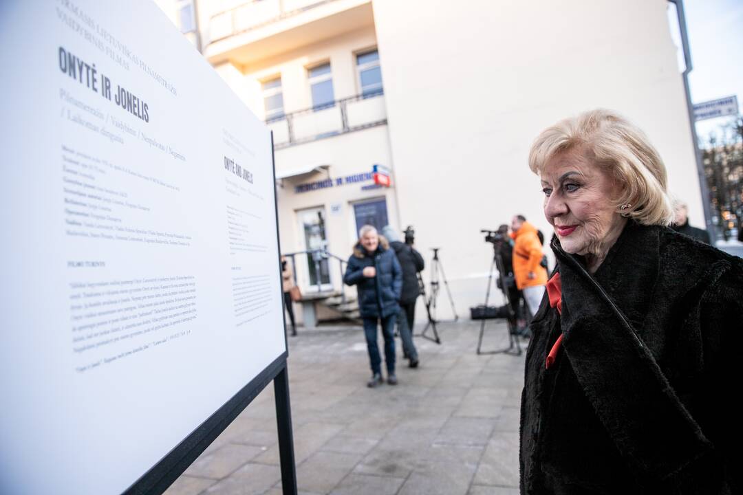 Prie „Romuvos“ atidengta K. Balčiūno skulptūra „Pirmas filmas“