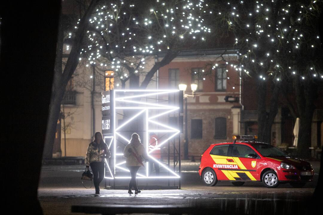 Kalėdinės dekoracijos papuošė Kauną