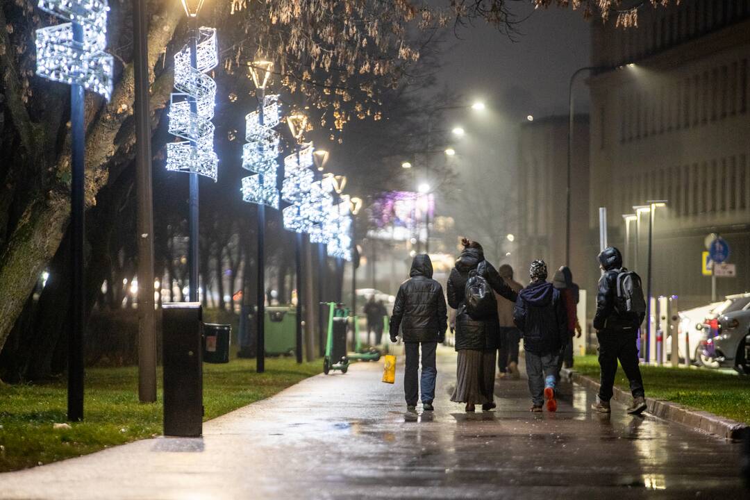 Kalėdinės dekoracijos papuošė Kauną