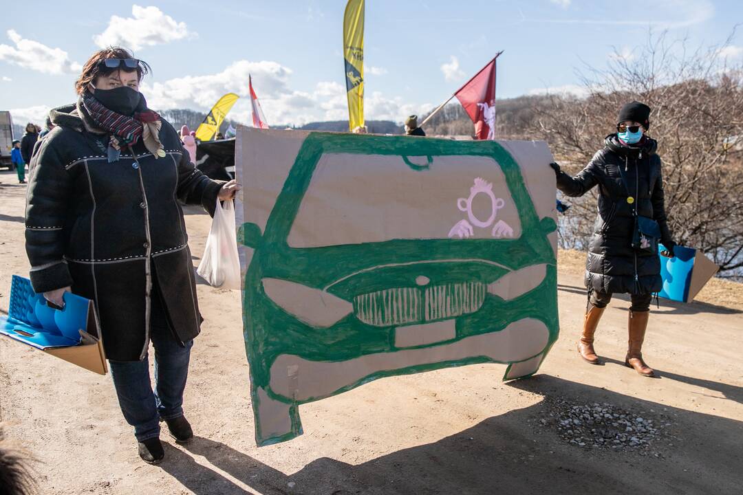 Protesto akcija Kaune „Išvyniok Kauno valdžios dovaną Šančiams“ 