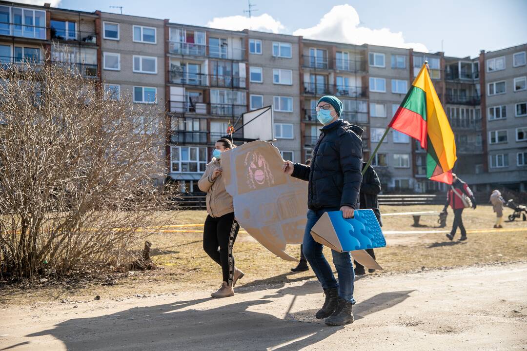 Protesto akcija Kaune „Išvyniok Kauno valdžios dovaną Šančiams“ 