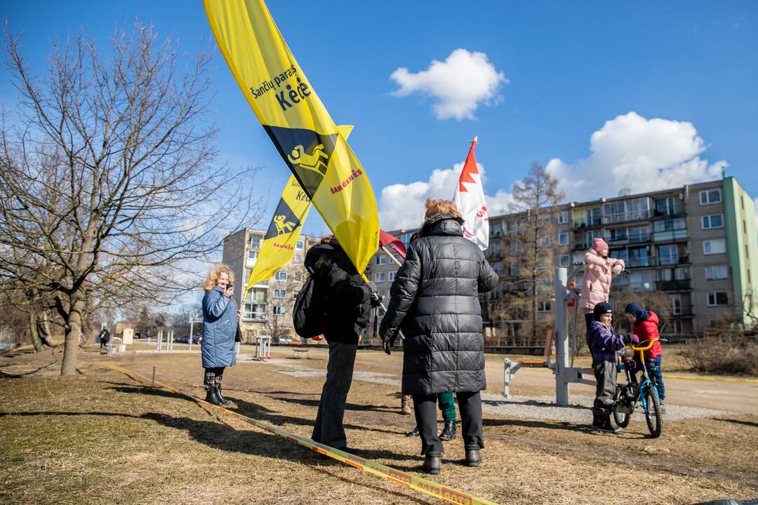 Protesto akcija Kaune „Išvyniok Kauno valdžios dovaną Šančiams“ 