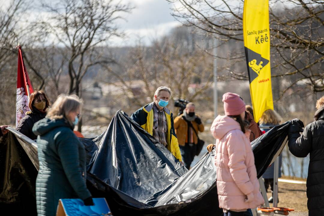 Protesto akcija Kaune „Išvyniok Kauno valdžios dovaną Šančiams“ 
