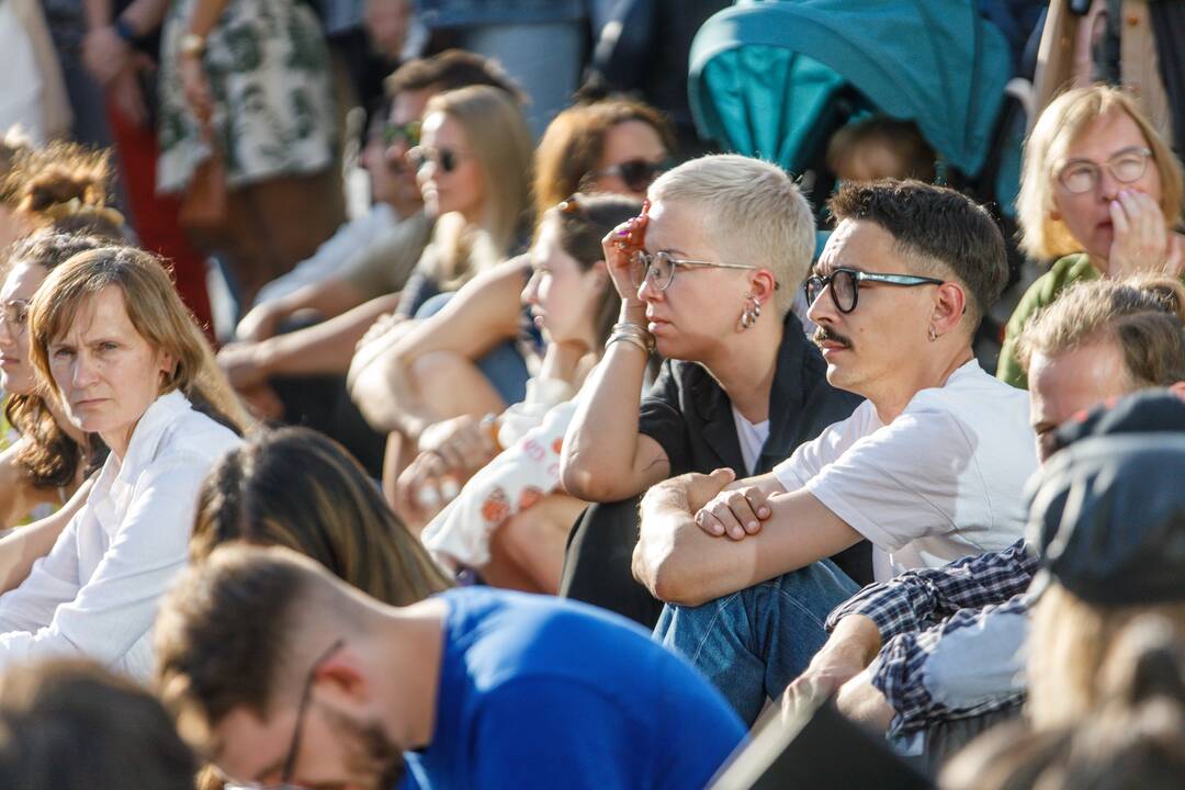 Spektaklis „Inertie“ Vienybės aikštėje