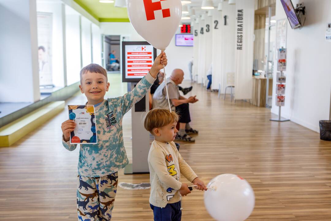 Vaikų gynimo dienos proga - Kauno miesto poliklinikos medikų sveikinimai