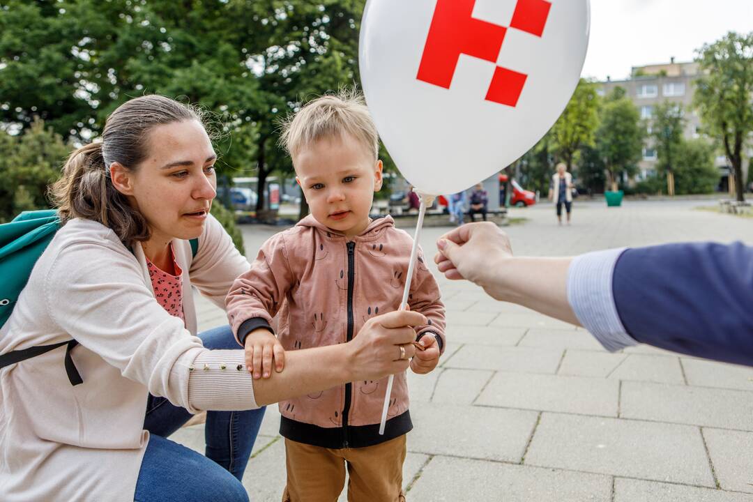 Vaikų gynimo dienos proga - Kauno miesto poliklinikos medikų sveikinimai