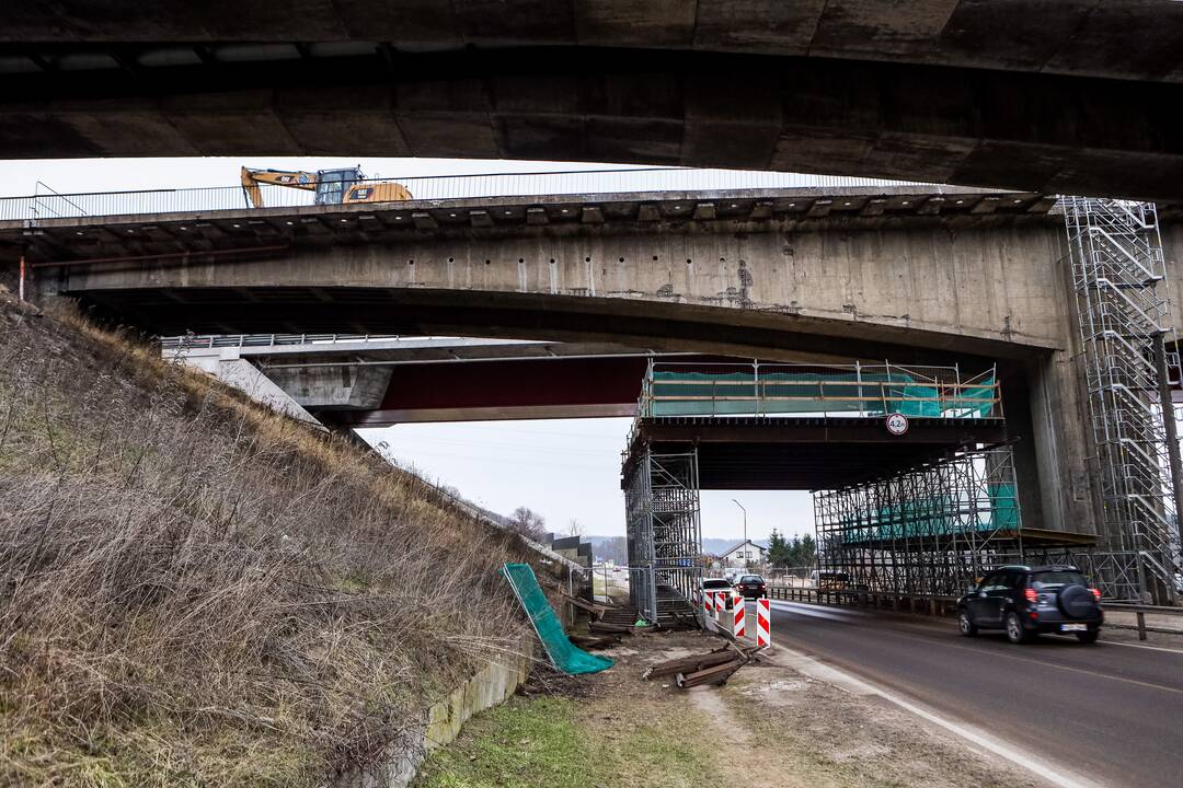 Nukrito vieno iš Kleboniškio tilto turėklai