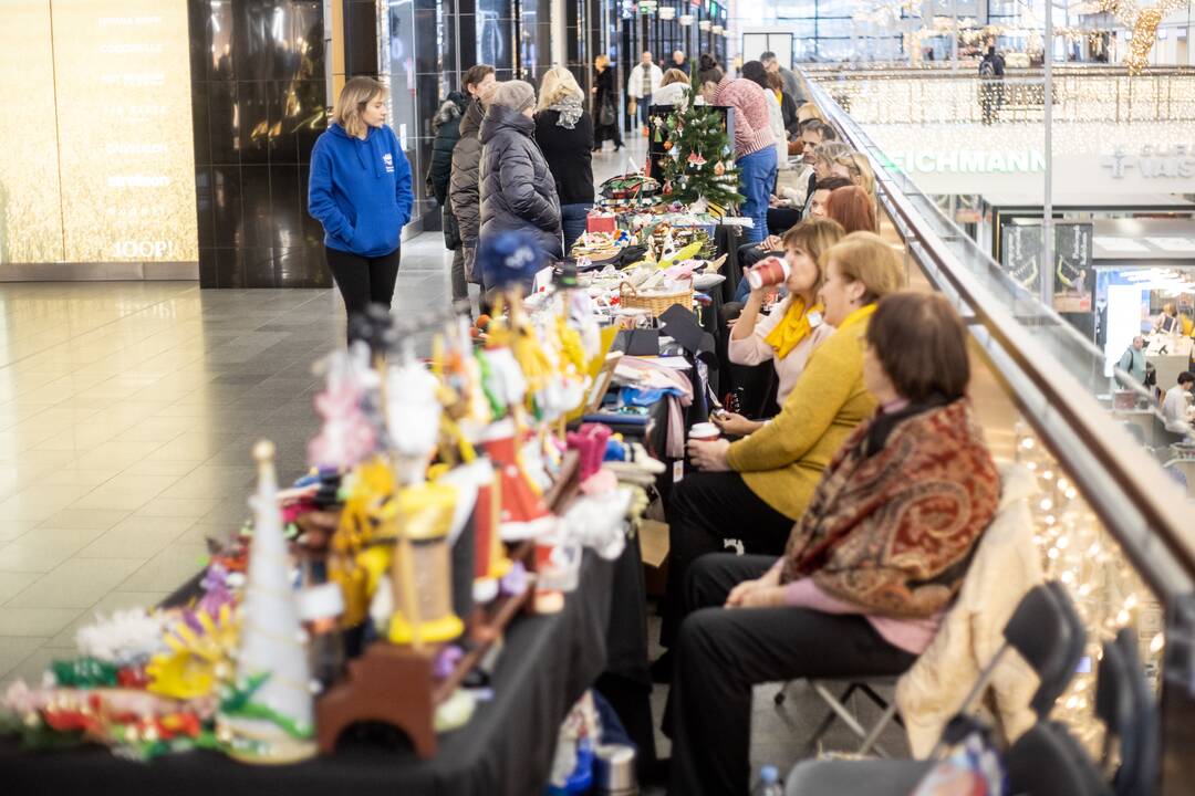 Rankdarbių mugė skirta Tarptautinei žmonių su negalia dienai paminėti