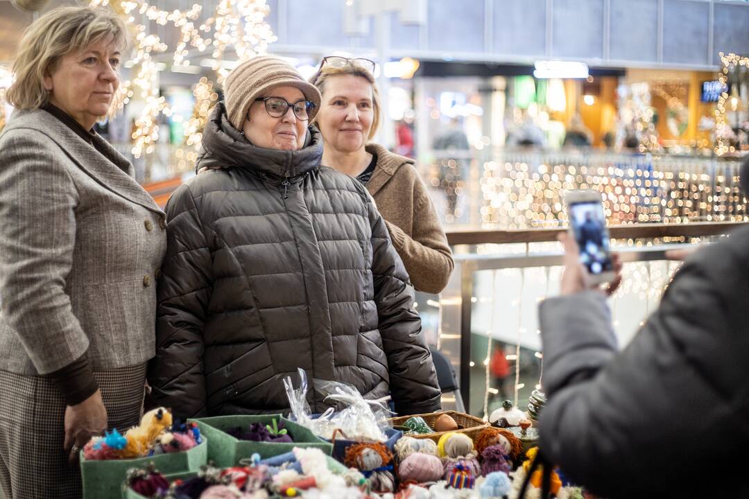 Rankdarbių mugė skirta Tarptautinei žmonių su negalia dienai paminėti