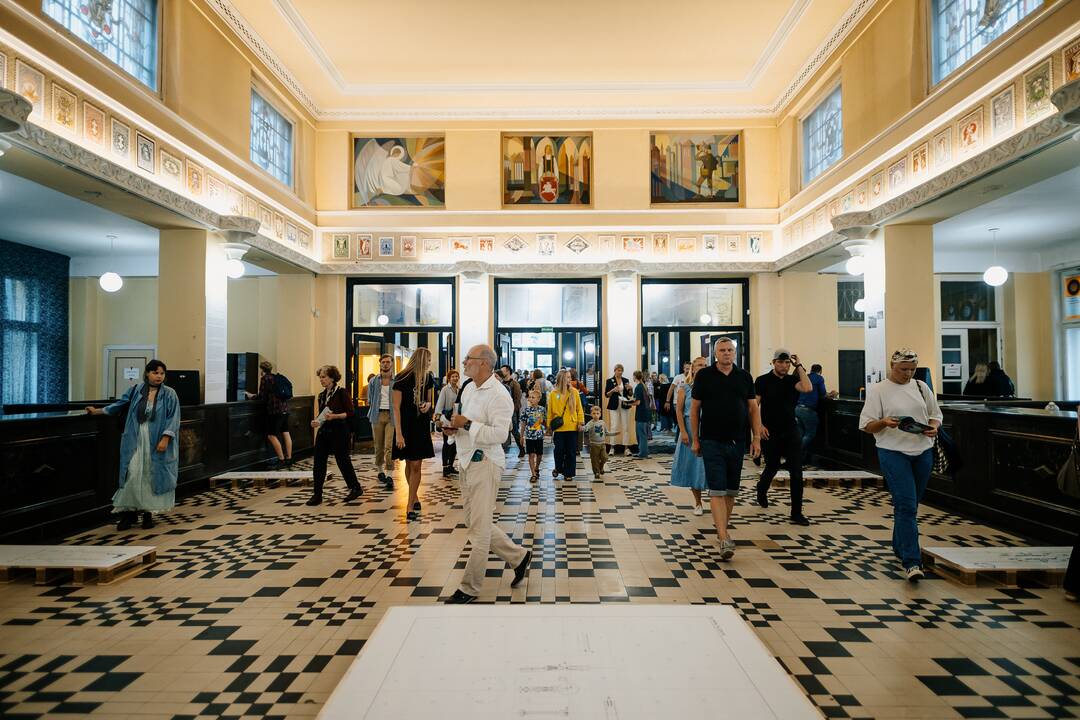 Kauno bienalės ambasadoriaus Viktoro Diawaros „Afrodelic“ koncertas, parodų atidarymas