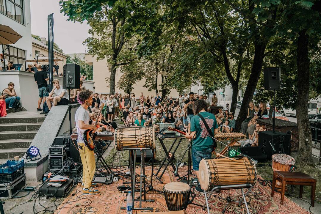 Kauno bienalės ambasadoriaus Viktoro Diawaros „Afrodelic“ koncertas, parodų atidarymas