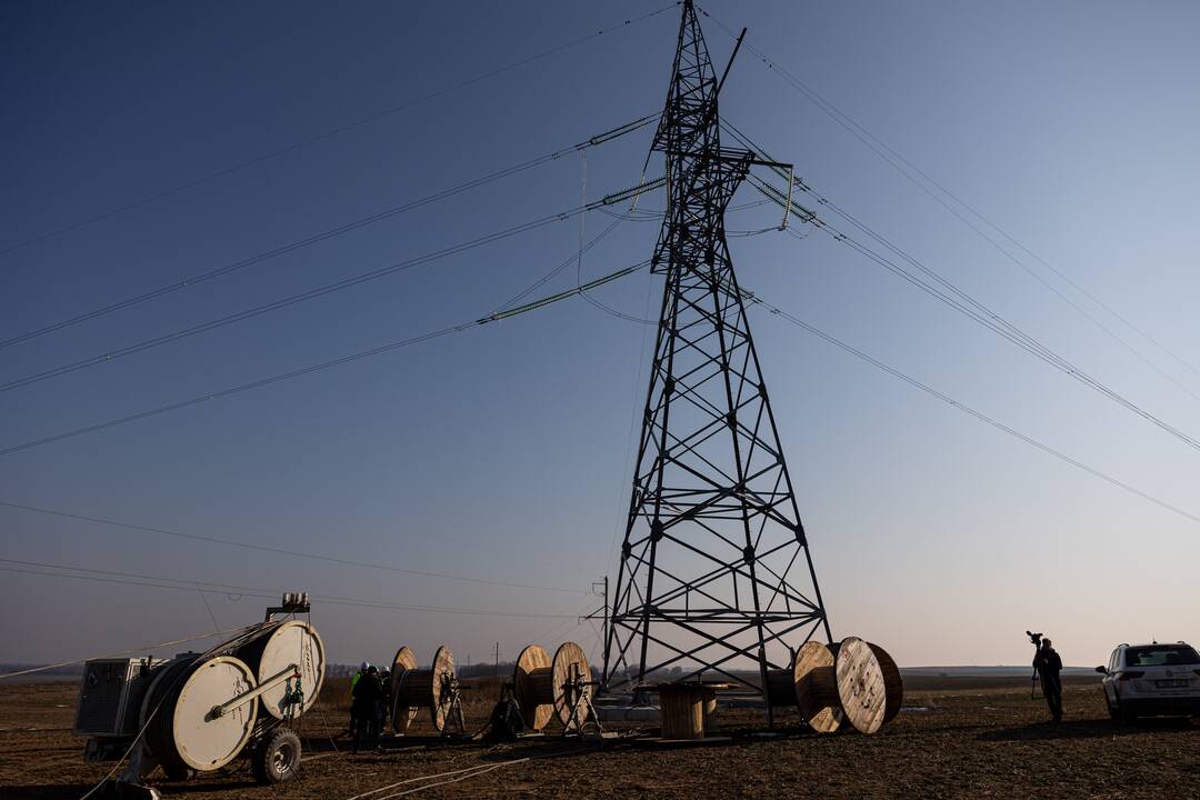 Elektros perdavimo linijos Kruonio HAE–Sovetskas atramų demontavimo darbai