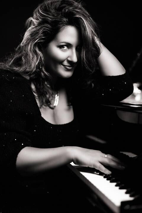 Nicole Zuraitis. 