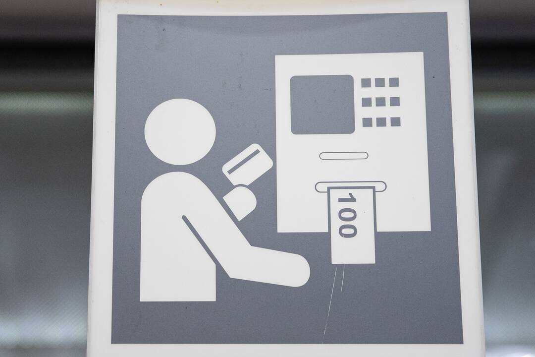 Pirmieji nauji bankomatai regionuose – gegužę