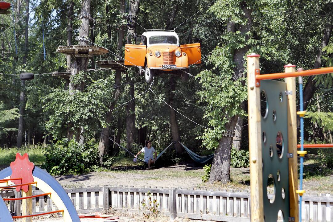 Atsinaujina: konkursą atrakcionų-laipynių parkui įrengti miesto Poilsio parko teritorijoje laimėjo ta pati bendrovė, kuri čia veikė ir pastarąjį dešimtmetį.