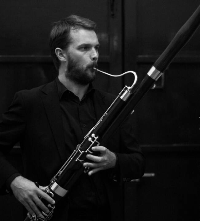 Siužetas: solistus E.Bavikiną, O.Kolobovaitę, L.Mikalauską koncerto žiūrovai išvys pagal G.Verdi operą „Traviata“ parengtoje muzikinėje dramoje.
