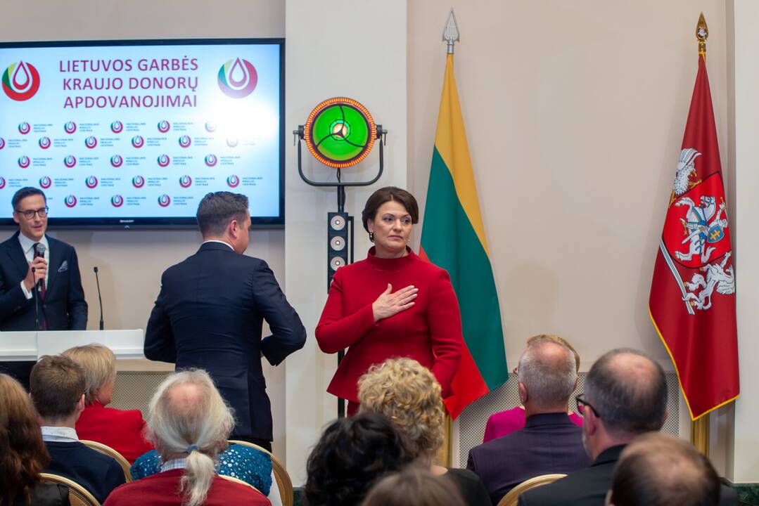 D. Nausėdienė dėkojo nusipelniusiems kraujo donorams
