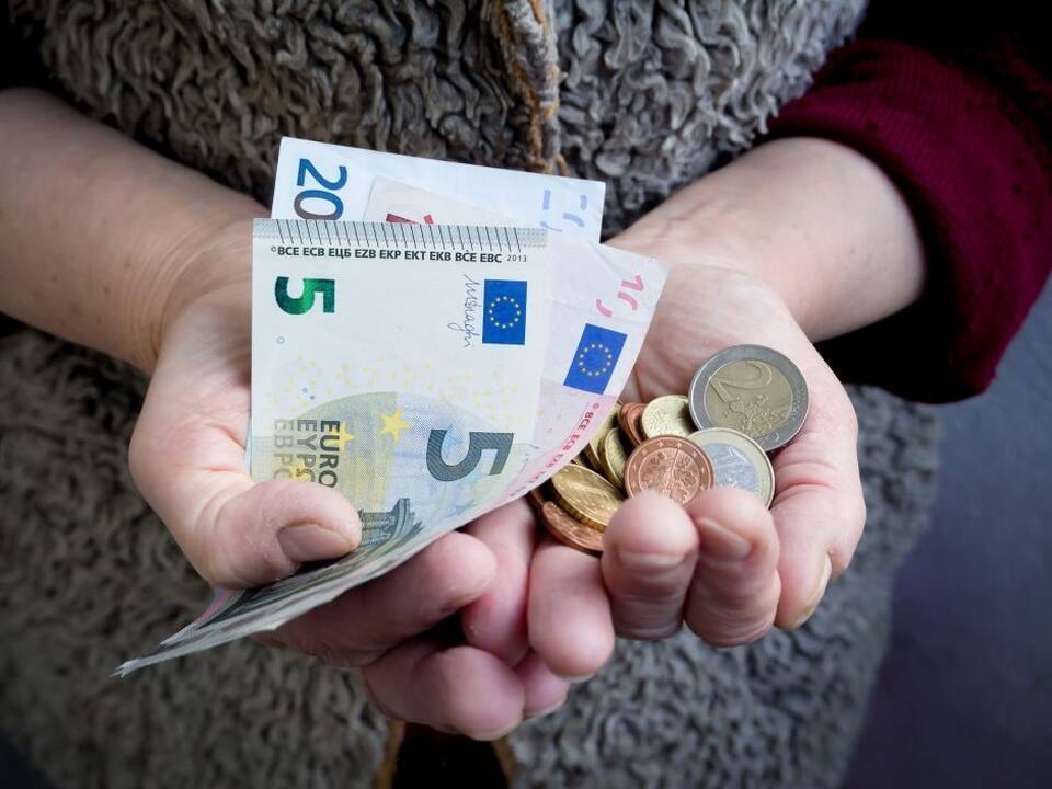 Į sukčių pinkles pakliuvo 94-erių klaipėdietė: atidavė pinigus atėjusiam nepažįstamajam