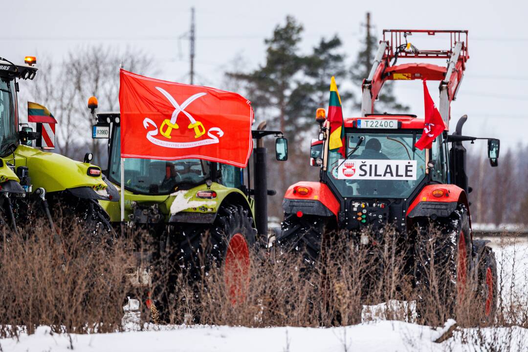  Ūkininkai traktoriais juda link Vilniaus