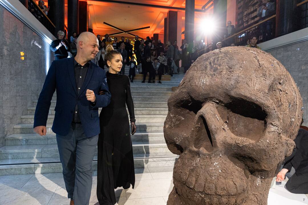 J. Vaitkutės instaliacija „(Ne)amžinos vertybės“