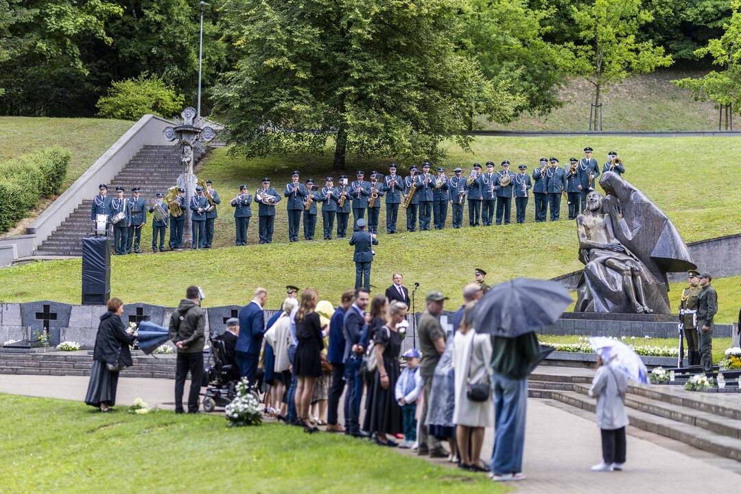 Medininkų žudynių pagerbimo ceremonija Antakalnio kapinėse