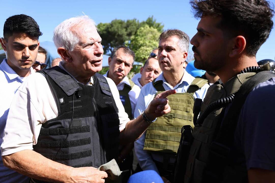 J. Borrellis prašo Izraelio „nesileisti užvaldomam pykčio“