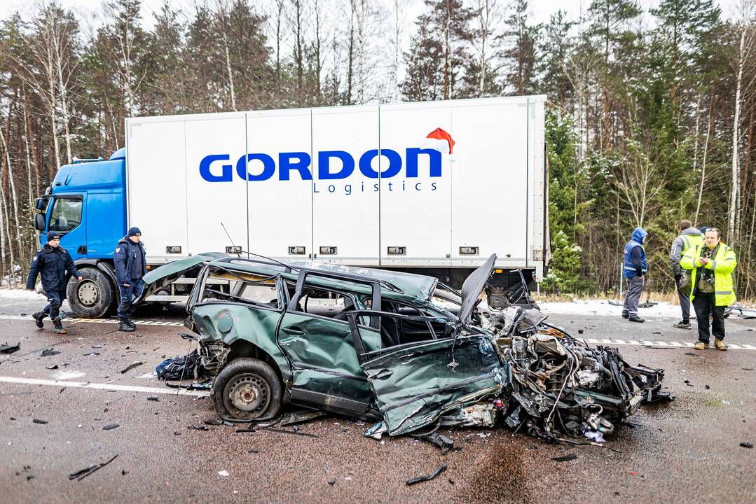 Situacija: trečiadienį „Via Baltica“ atkarpoje susidūrus trims automobiliams ir trims vilkikams teko uždaryti eismą.