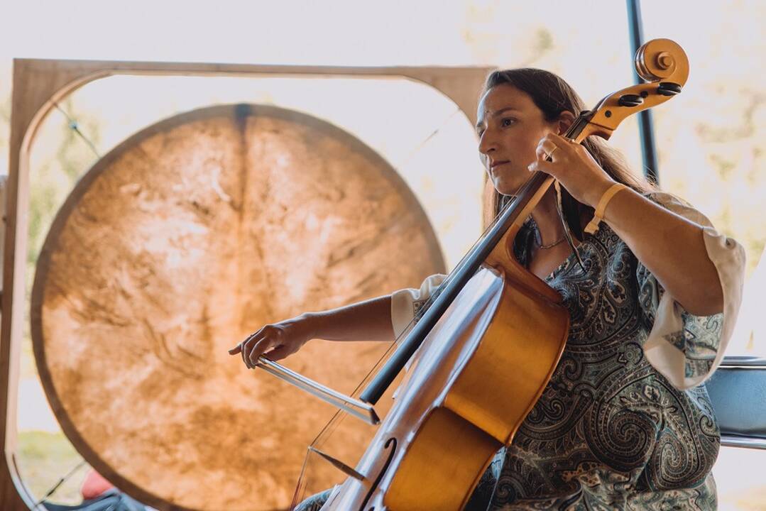 Atradimai: pajutę dvasinio tobulėjimo alkį, Šimkai pasinėrė į garsų terapiją ir intuityvų muzikavimą.  