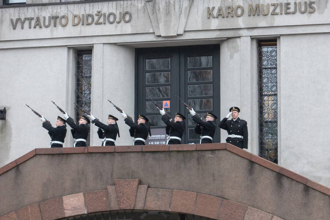 Karo muziejaus sodelyje pagerbtas Nepriklausomybės kovose žuvusių Lietuvos karių atminimas