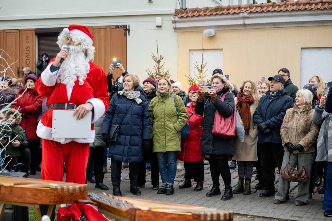 J.Šmitienės eglutės įžiebimas