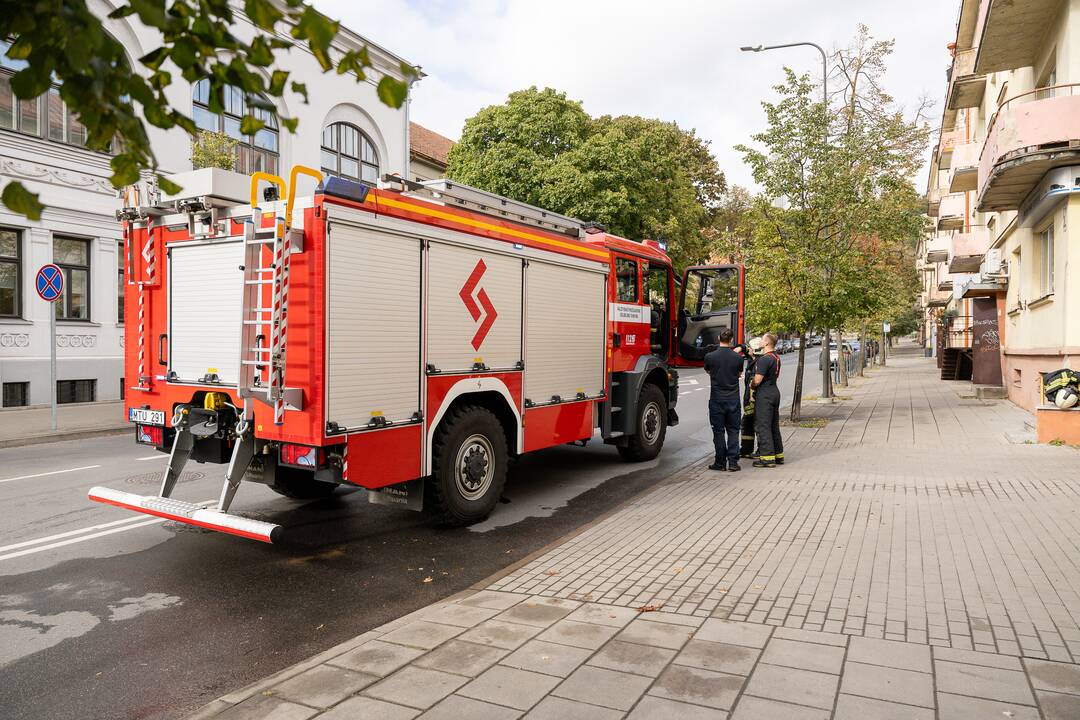 Bute užsidegė skalbimo mašina