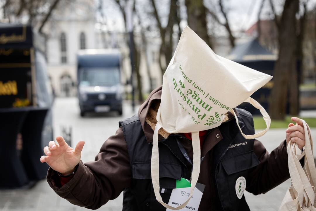 Pavasario mugėje – rekordinė daugkartinių maišelių eilė