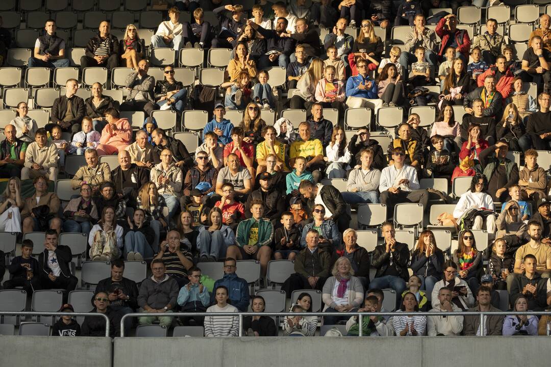 Kauno S. Dariaus ir S. Girėno stadione įvyko Lietuvos ir FIFA futbolo legendų rungtynės
