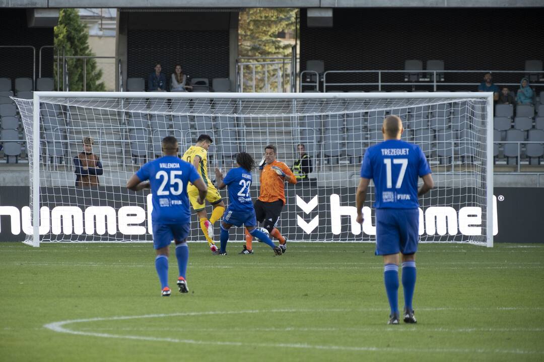 Kauno S. Dariaus ir S. Girėno stadione įvyko Lietuvos ir FIFA futbolo legendų rungtynės