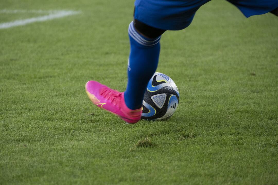 Kauno S. Dariaus ir S. Girėno stadione įvyko Lietuvos ir FIFA futbolo legendų rungtynės