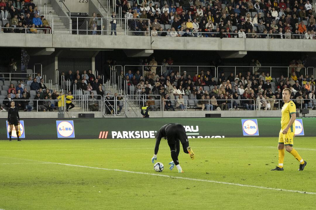Kauno S. Dariaus ir S. Girėno stadione įvyko Lietuvos ir FIFA futbolo legendų rungtynės