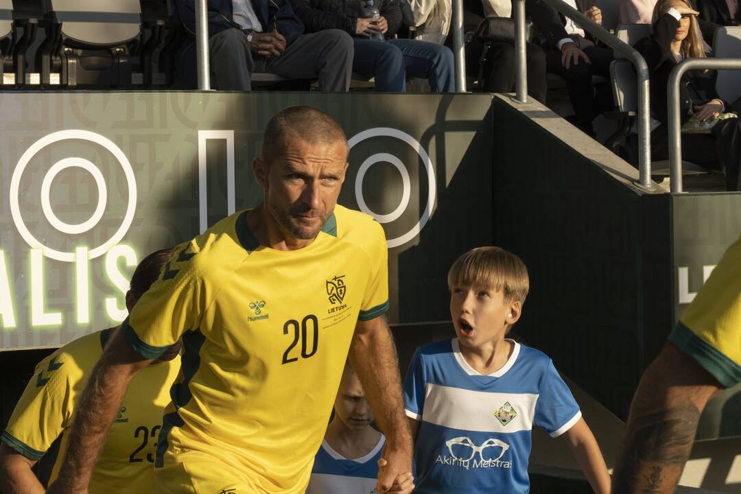 Kauno S. Dariaus ir S. Girėno stadione įvyko Lietuvos ir FIFA futbolo legendų rungtynės
