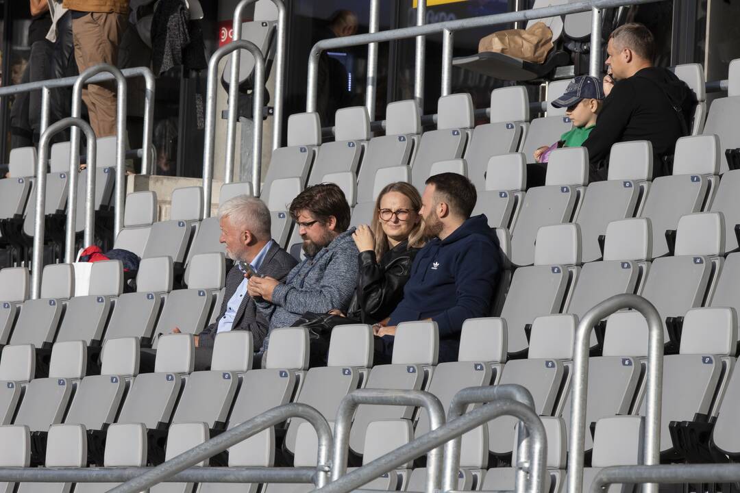 Kauno S. Dariaus ir S. Girėno stadione įvyko Lietuvos ir FIFA futbolo legendų rungtynės
