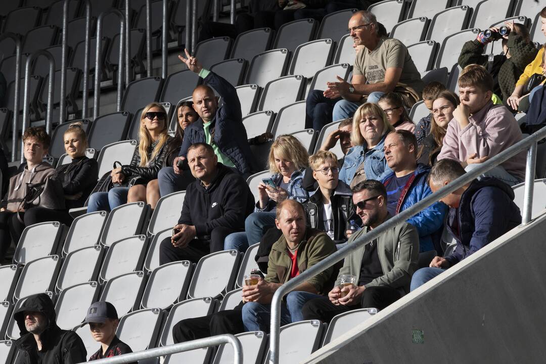 Kauno S. Dariaus ir S. Girėno stadione įvyko Lietuvos ir FIFA futbolo legendų rungtynės