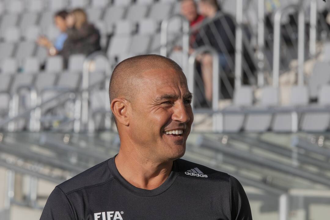 Kauno S. Dariaus ir S. Girėno stadione įvyko Lietuvos ir FIFA futbolo legendų rungtynės