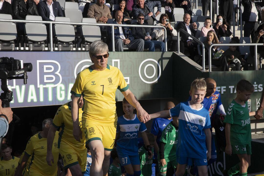 Kauno S. Dariaus ir S. Girėno stadione įvyko Lietuvos ir FIFA futbolo legendų rungtynės