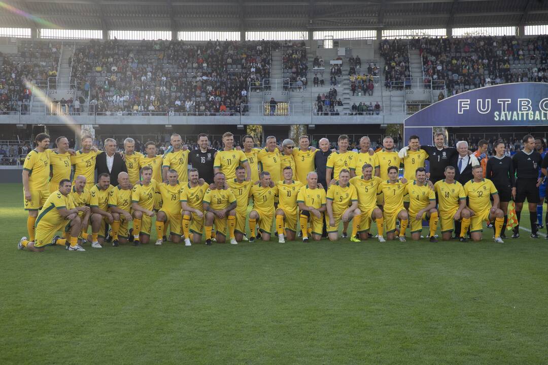 Kauno S. Dariaus ir S. Girėno stadione įvyko Lietuvos ir FIFA futbolo legendų rungtynės