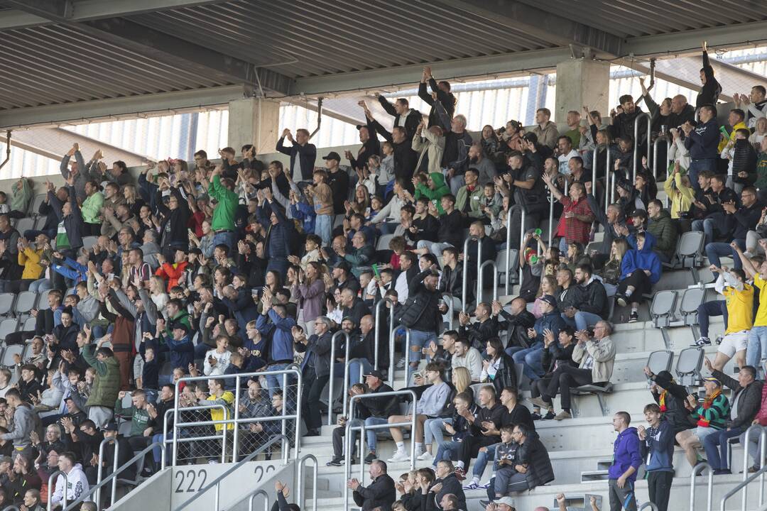 Kauno S. Dariaus ir S. Girėno stadione įvyko Lietuvos ir FIFA futbolo legendų rungtynės