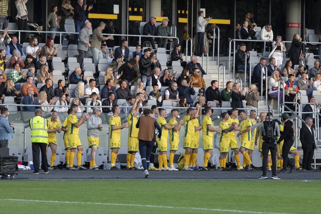 Kauno S. Dariaus ir S. Girėno stadione įvyko Lietuvos ir FIFA futbolo legendų rungtynės