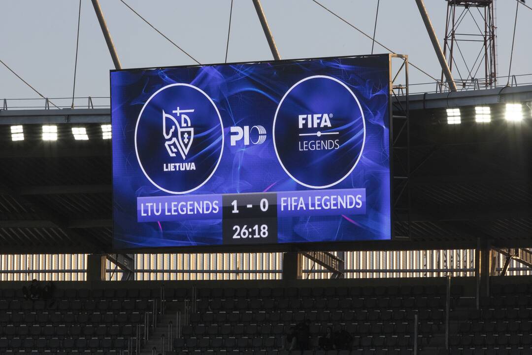 Kauno S. Dariaus ir S. Girėno stadione įvyko Lietuvos ir FIFA futbolo legendų rungtynės