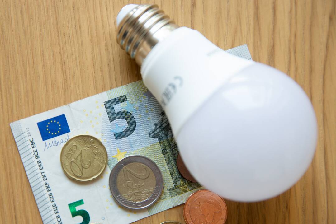 Ant VERT stalo – beveik nepakitę visuomeniniai elektros ir dujų tarifai antrajam pusmečiui