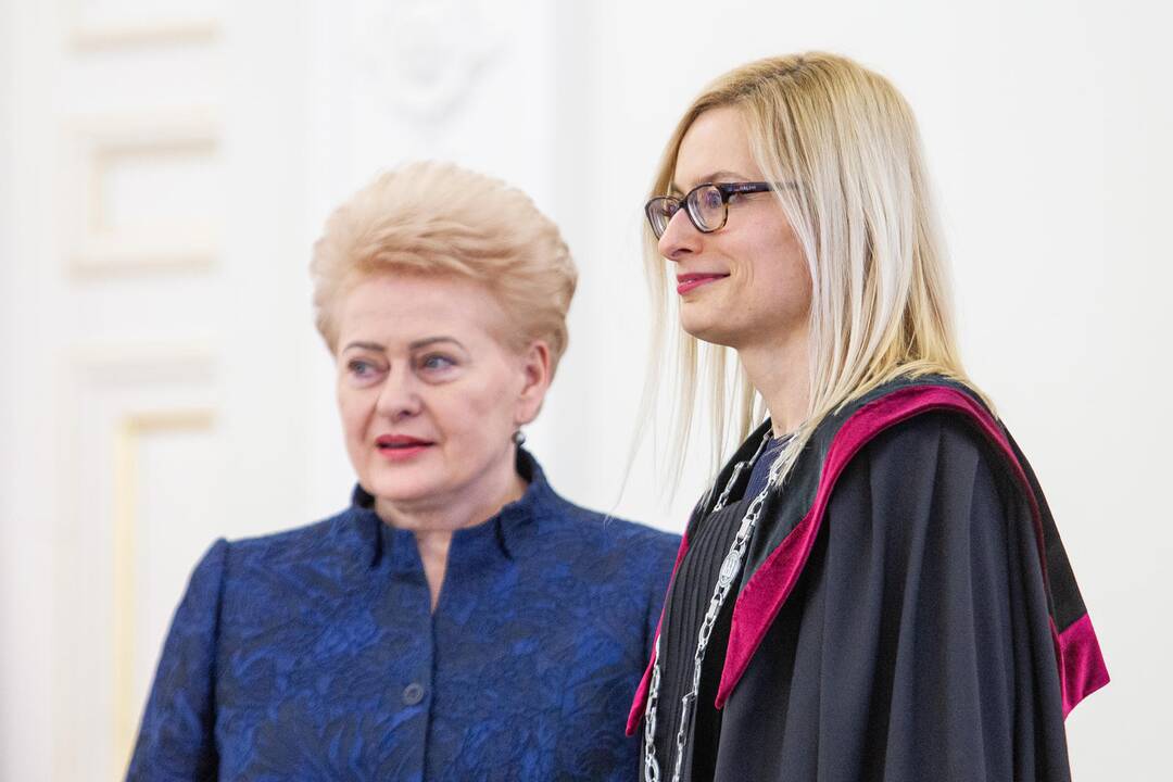  Prezidentė priėmė teisėjų priesaikas